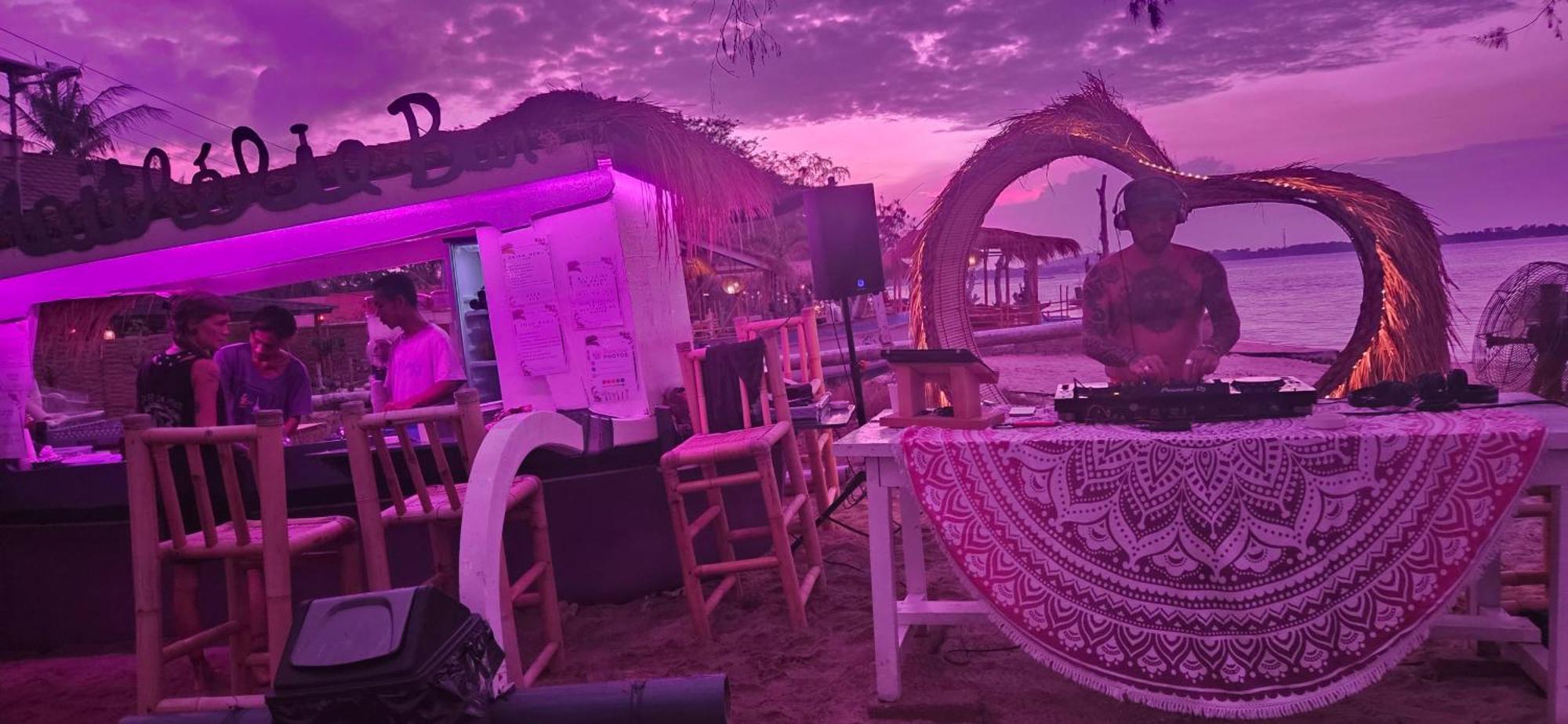 Purple Beach - Maithelia - غيلي آير المظهر الخارجي الصورة